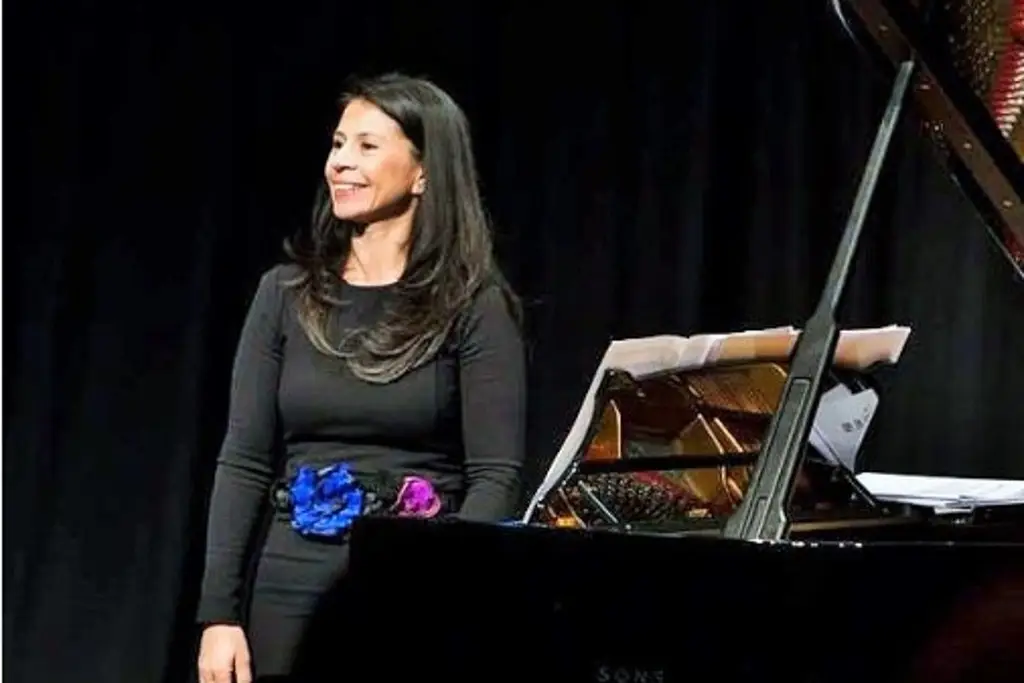 Imagen La música nos hace mejores seres humanos, afirma Irma Enríquez, pianista mexicana en Australia