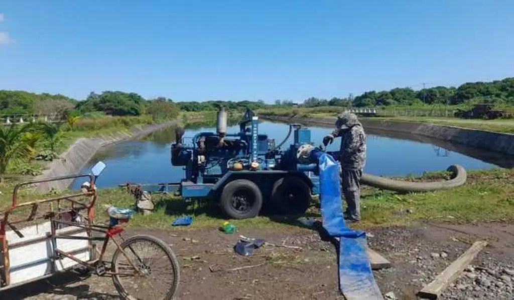 Imagen Conagua inicia operativo en colonias inundadas de Veracruz y Tamaulipas