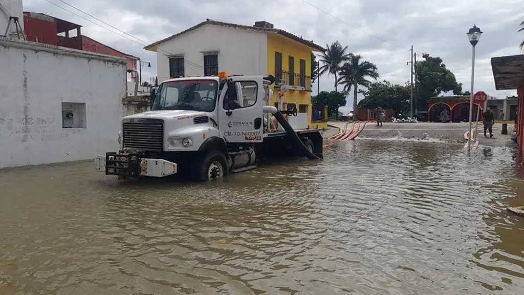 Así se encuentra Tlacotalpan en medio de las inundaciones 