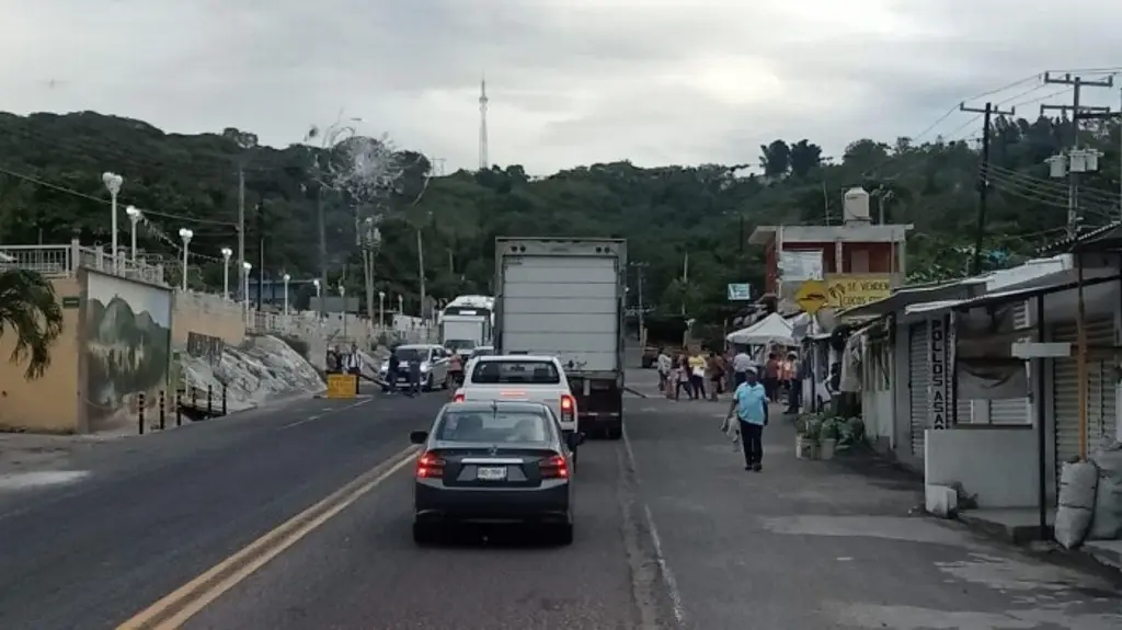 Imagen Hay emergencia en la carretera Xalapa-Veracruz, urge agilizar la circulación: Empresarios