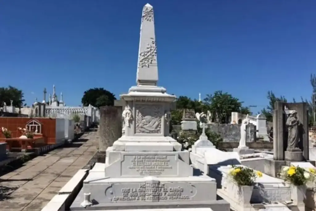 Imagen Conoce a los personajes ilustres, deportistas y altruistas que descansan en Cementerio Particular de Veracruz