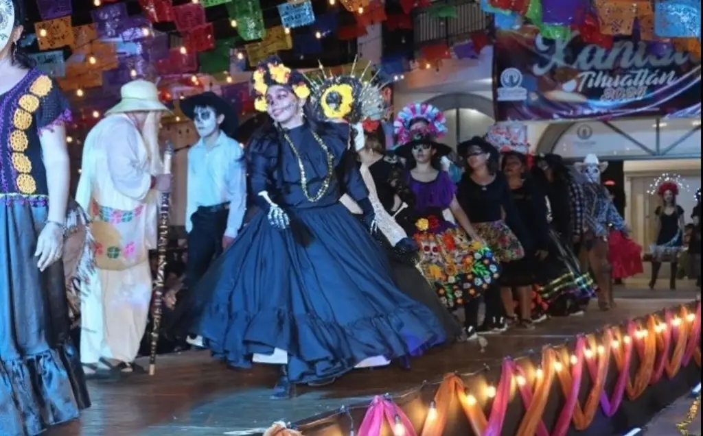 Imagen Brillan las danzas del Xantolo esta temporada de Día de muertos