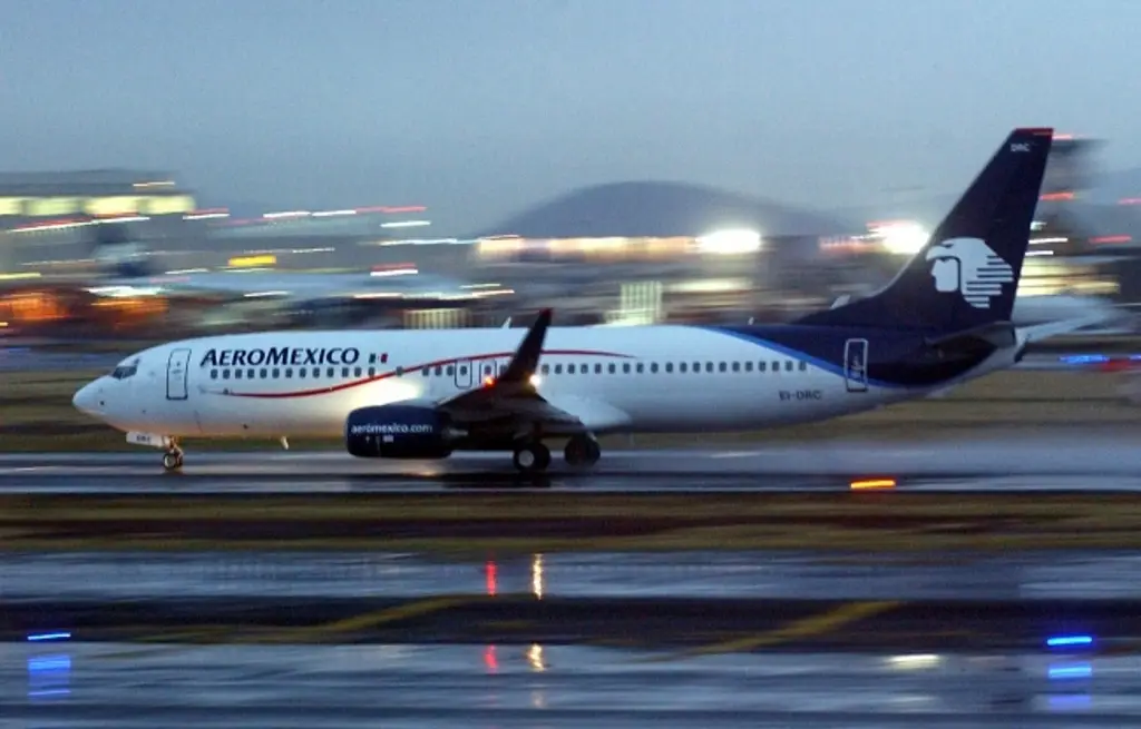 Imagen Sindicato de pilotos de Aeroméxico aprueba contrato colectivo con 20% de aumento salarial