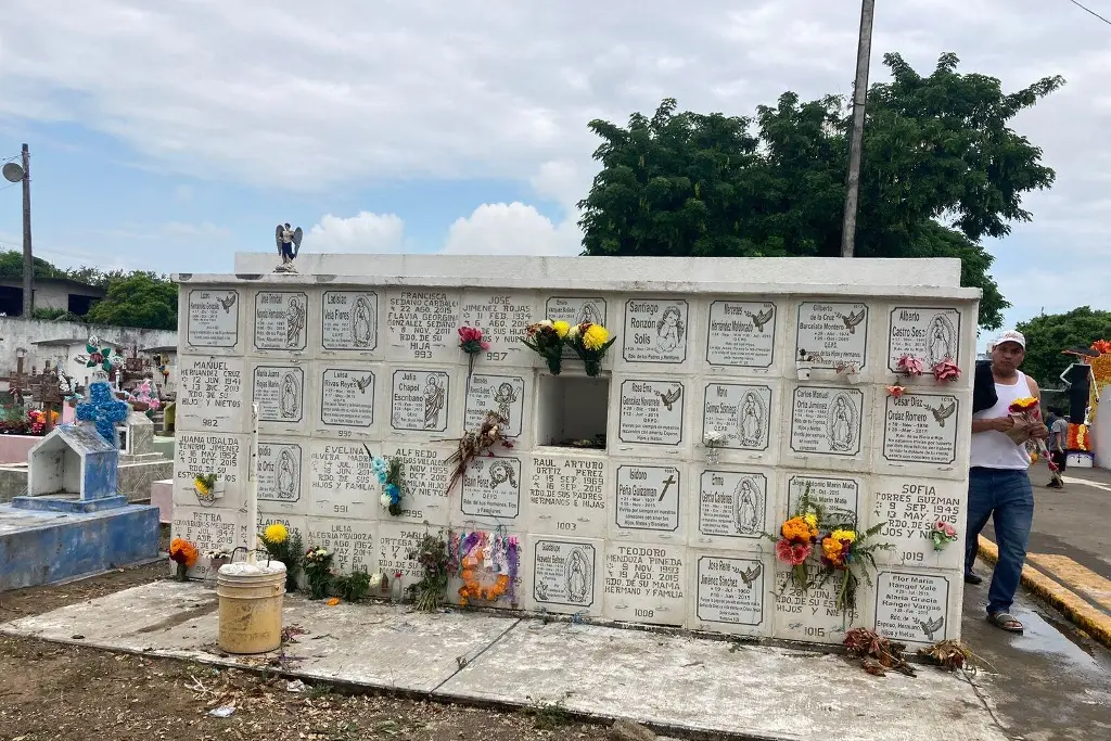 Imagen En Cementerio Municipal de Veracruz construirán más nichos para próximo año