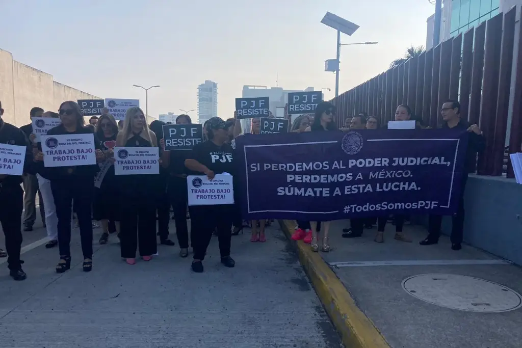 Imagen Trabajadores del Poder Judicial reanudan labores, pero seguirán en protesta en Veracruz 