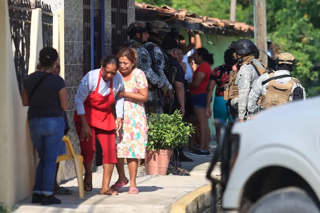 Imagen Identifican a familia asesinada en su casa; el padre era restaurantero en playa