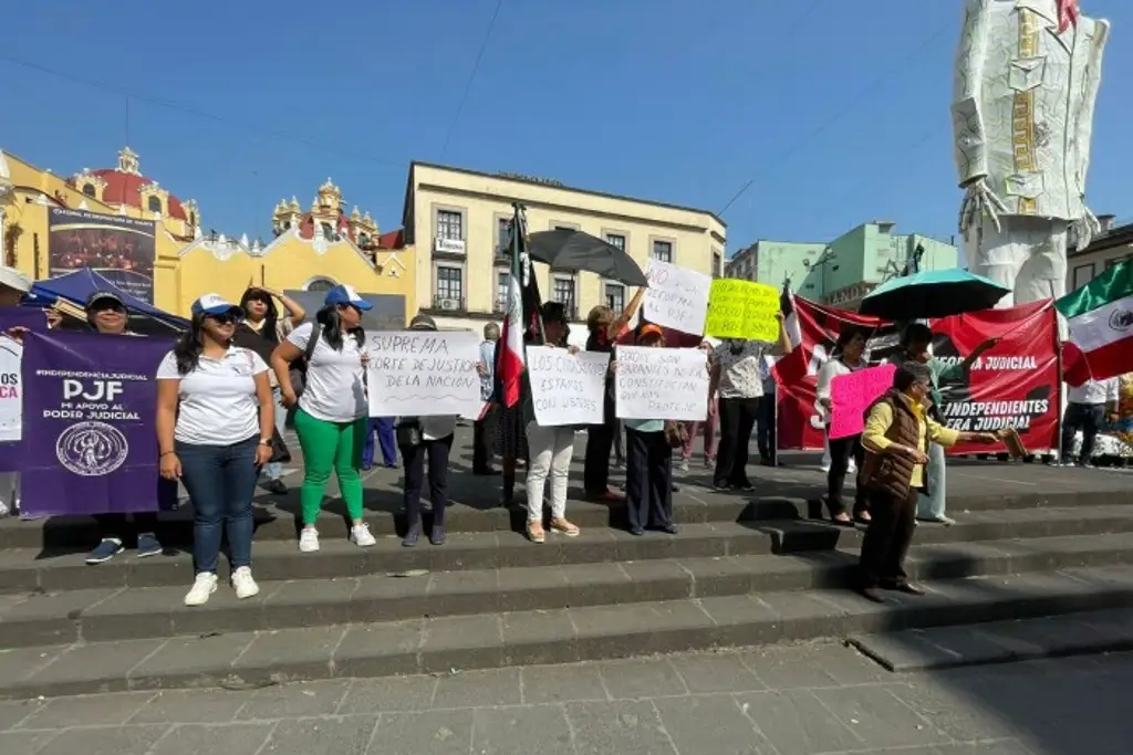 Imagen Trabajadores y abogados se manifiestan a favor de la invalidación parcial de la reforma judicial