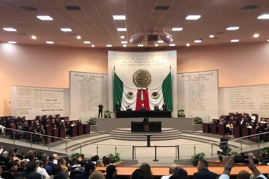 Imagen Instalan LXVII Legislatura del Congreso de Veracruz