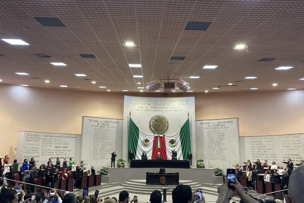 Imagen Con mayoría de Morena inicia actividades el nuevo Congreso del Estado de Veracruz 