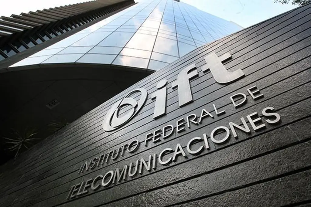 Imagen IFT impone restricciones a América Móvil; pone fin a plazos forzosos de contratos y venta de teléfonos bloqueados