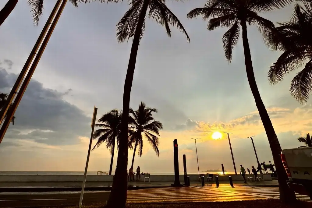 Imagen Ambiente caluroso este sábado en Veracruz - Boca; índice de calor alcanzaría los 37°C