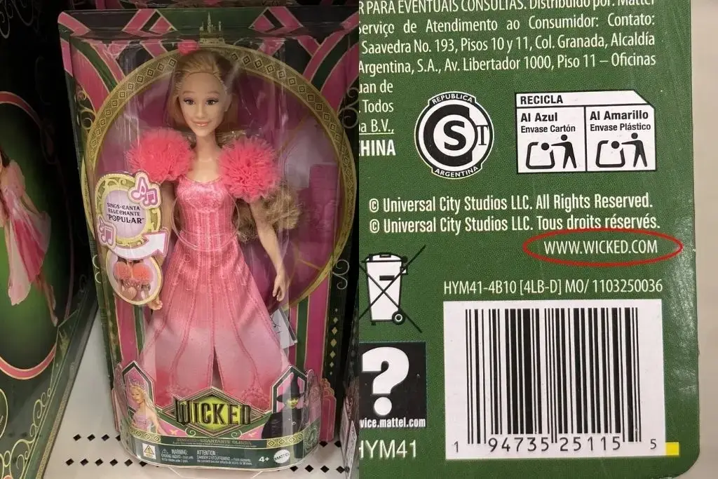 Imagen Mattel se disculpa por difundir sitio XXX en caja de la Barbie 'Wicked' 