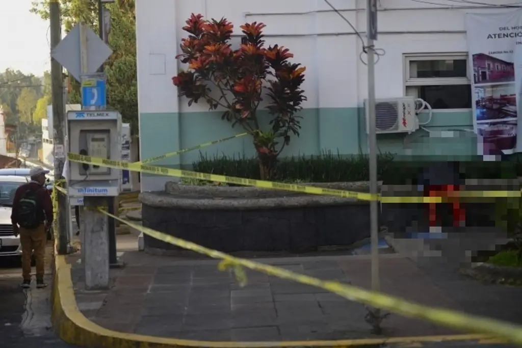 Imagen Hombre fallece afuera del Hospital Civil de Xalapa