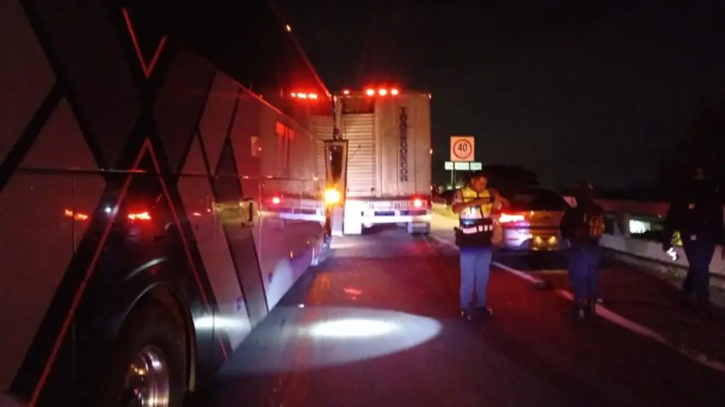 Imagen Se registra riña de conductores en autopista de Veracruz; provoca cierre 