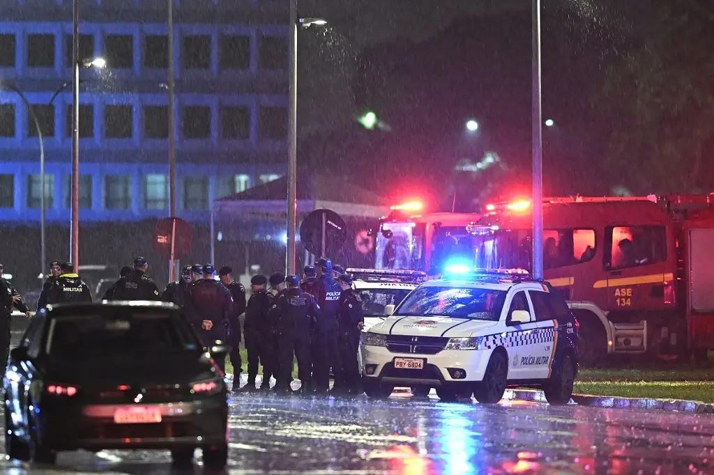 Imagen Al menos un muerto tras dos explosiones frente a la Corte Suprema en Brasil