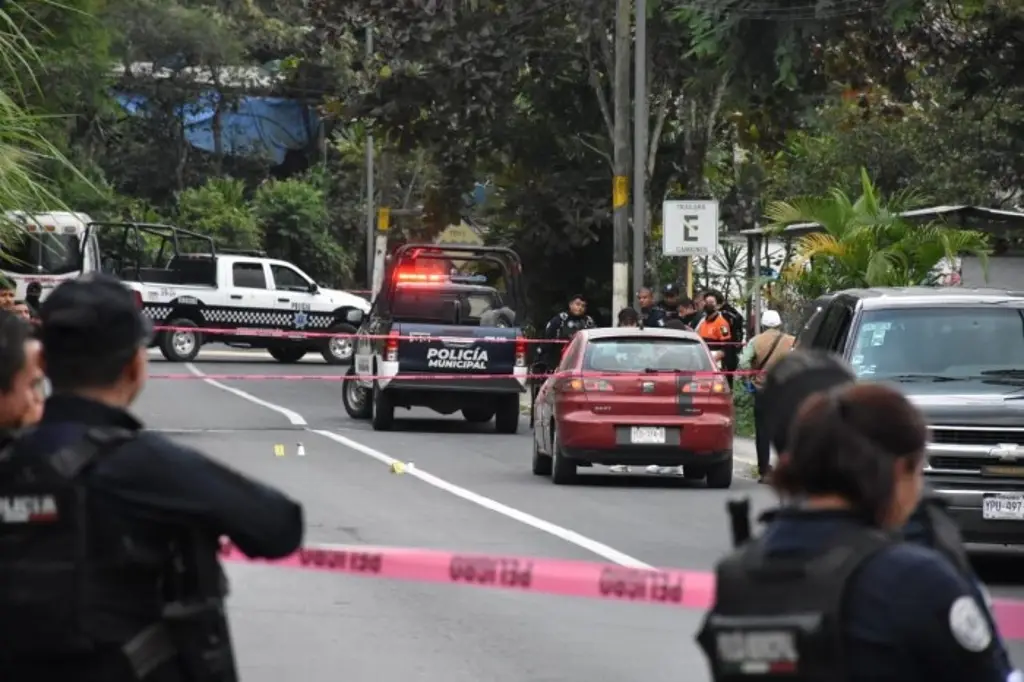 Imagen Asesinan a hombre que manejaba su carro particular en plena vía pública 