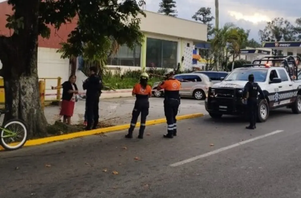 Imagen Fuerte operativo por hallazgo sin vida de hombre en plena vía pública 