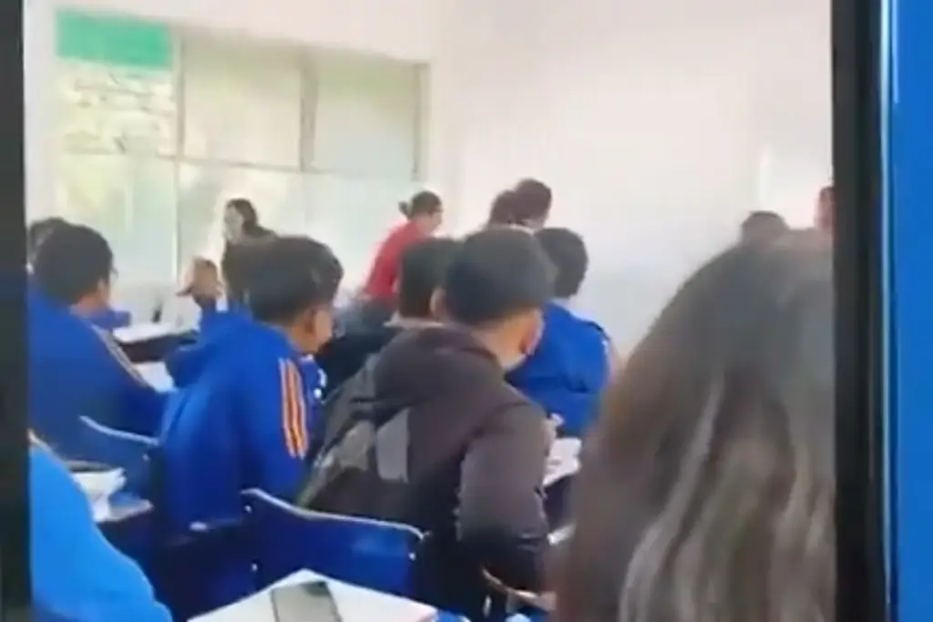 Imagen Padres golpean a maestra de prepa por reprobar a su hijo