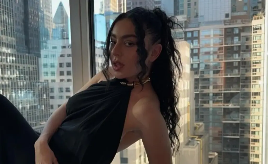 Imagen Charli XCX da por sorpresa un concierto gratis en Nueva York