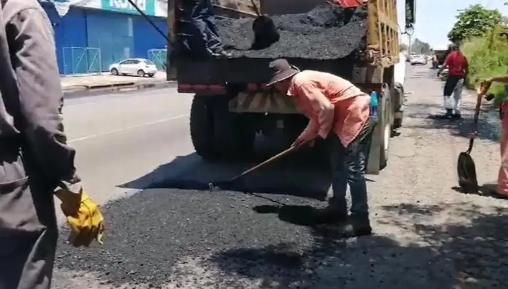 Imagen Mantienen bacheo en estas zonas de Boca del Río