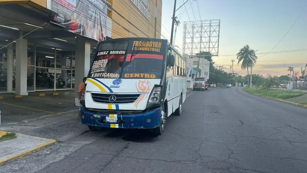 Imagen Conato de incendio en camión urbano de Veracruz; iban varios pasajeros