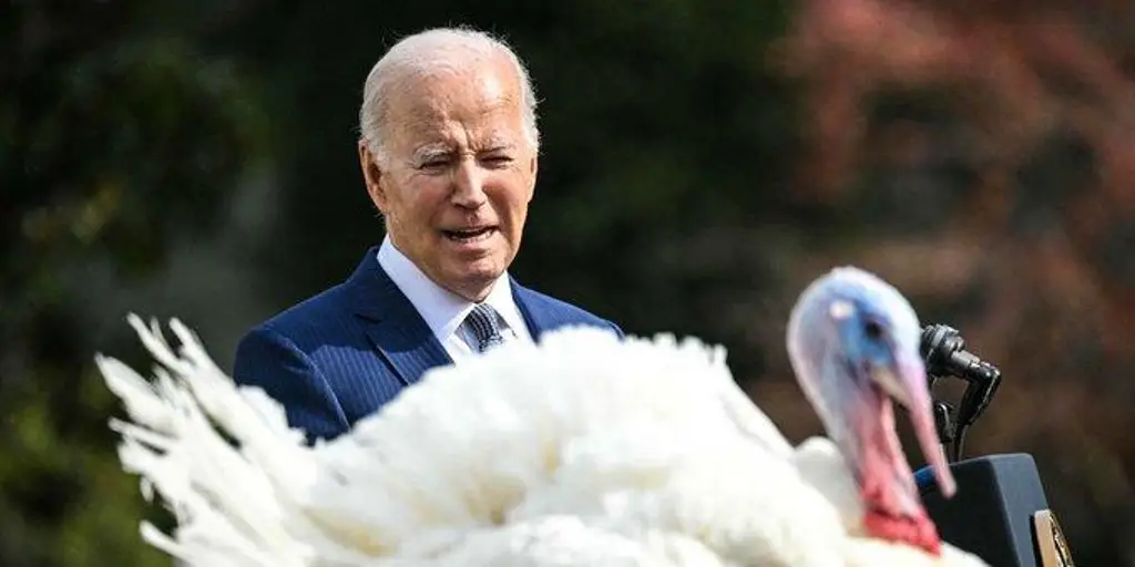 Imagen Biden indulta a pavos 'Peach' y 'Blossom' por Día de Acción de Gracias (+Video)