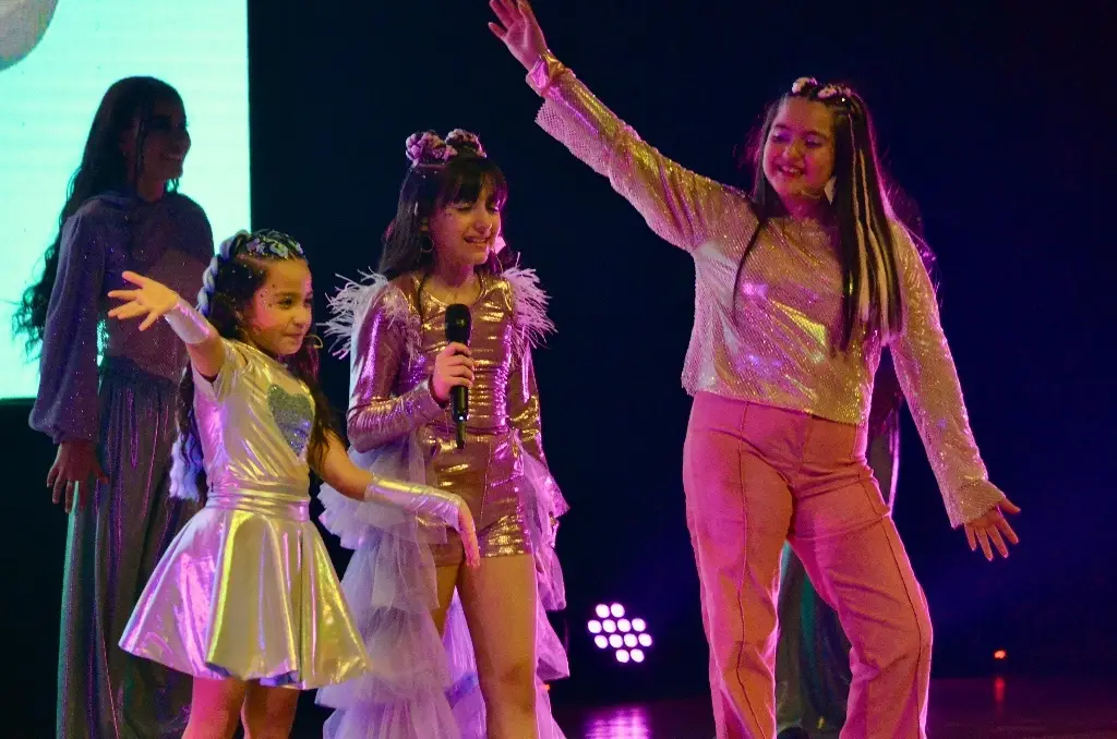 Imagen Las Hermanitas Kardenas ponen a bailar a niños y papás con su show en Veracruz