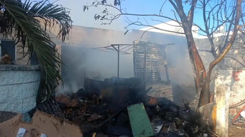 Imagen Fueron 2 casas las incendiadas en fraccionamiento de Veracruz 