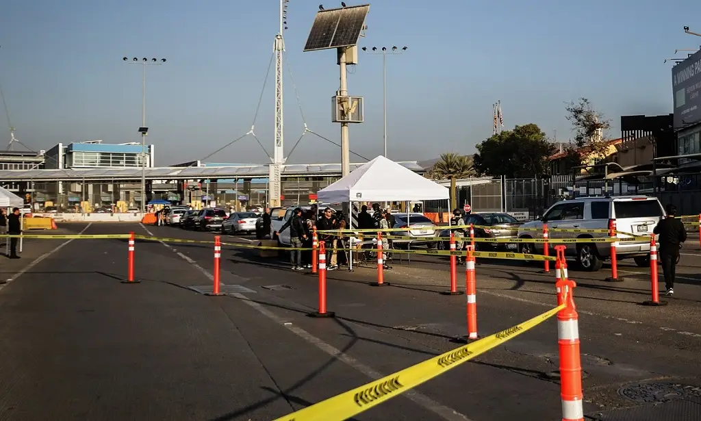 Imagen Instalan filtro de revisión en garita de Tijuana