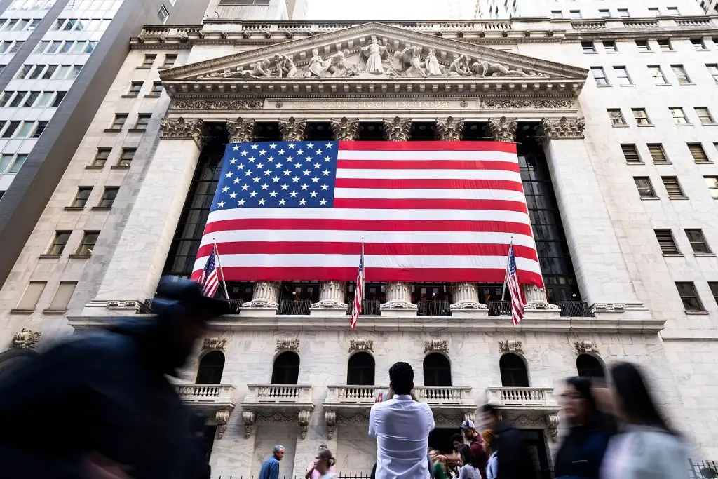 Imagen Wall Street cierra este viernes con ganancias; Dow Jones sube 0.42%