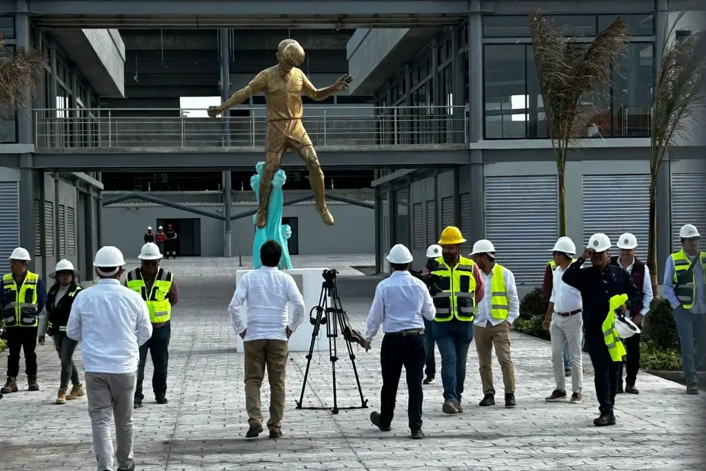 Imagen Gobernador de Veracruz realiza último recorrido en el estadio 'Pirata' Fuente 