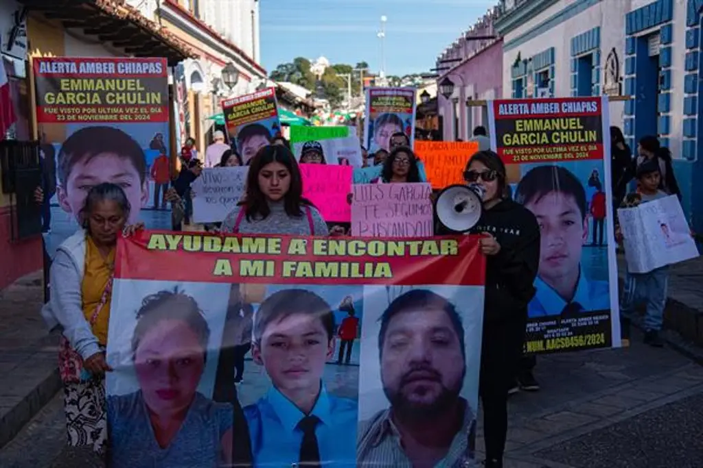 Imagen Familiares de 7 personas desaparecidas marchan en Chiapas 