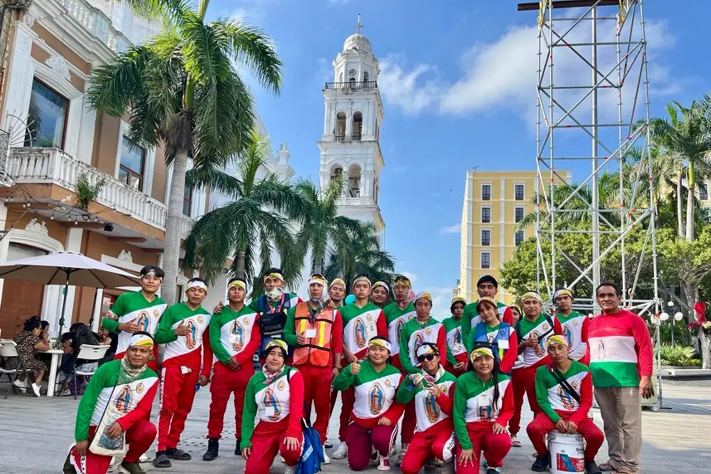 Imagen Peregrinos pasan por Veracruz; buscan la paz para su pueblo que ha sufrido por la violencia