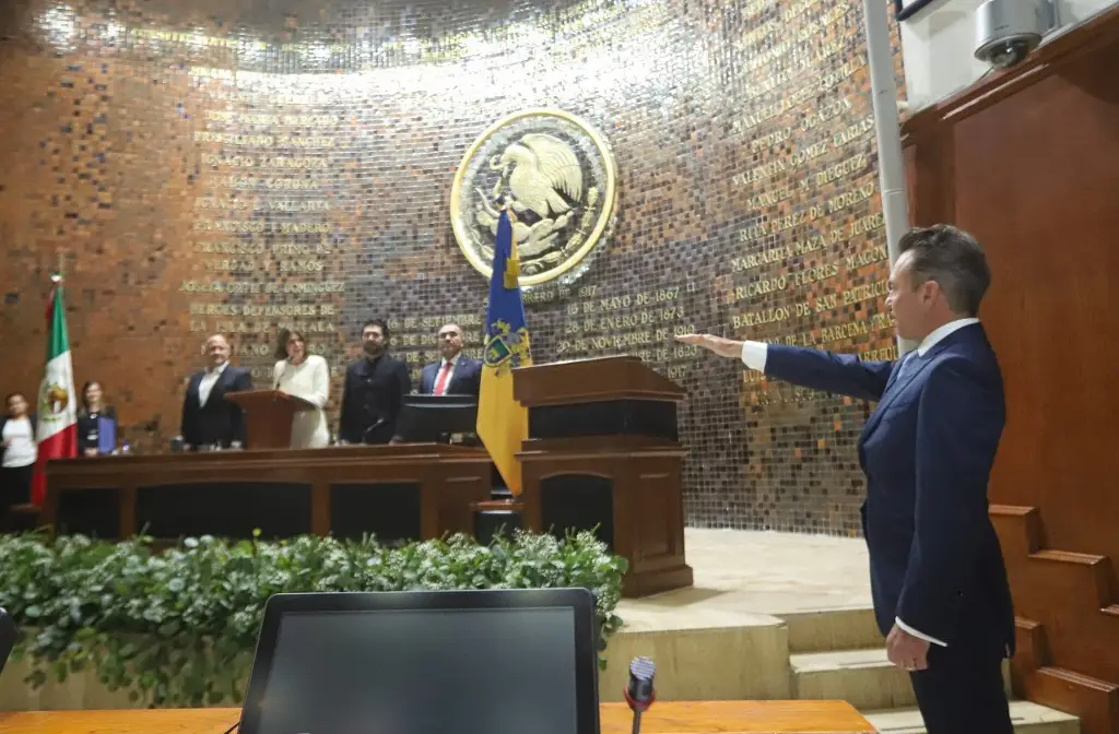 Imagen Pablo Lemus rinde protesta como gobernador de Jalisco 