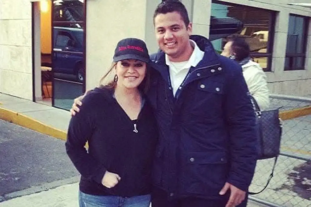 Imagen Un piloto no muere, solo vuela más alto: recuerdan a Alessandro Torres Álvarez tras morir junto con Jenni Rivera 