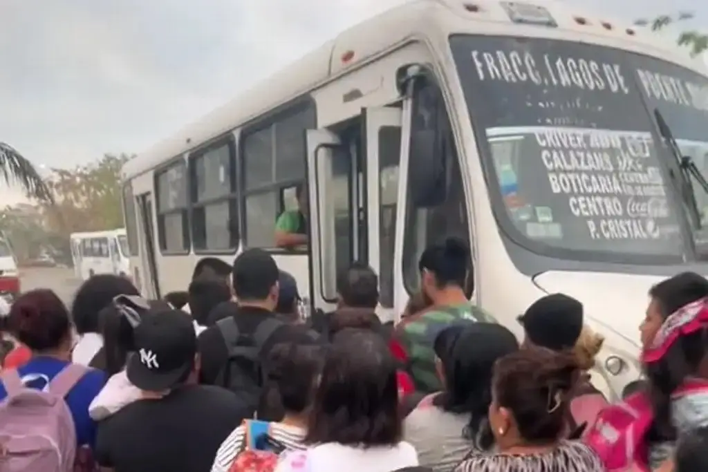 Imagen Busca alcalde de Medellín que haya más camiones en Puente Moreno 