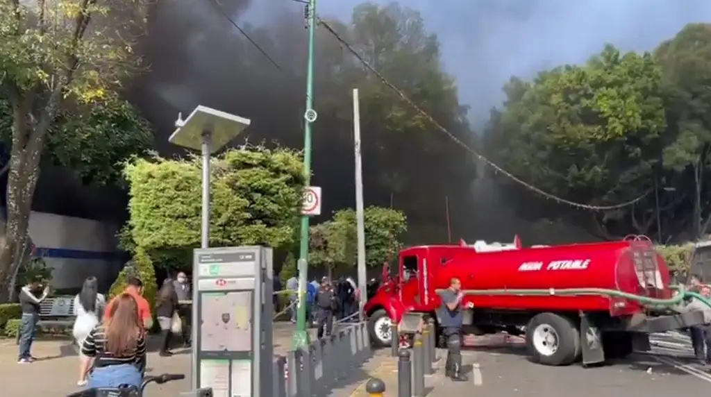 Imagen Se incendia sede de Alcaldía Benito Juárez en CDMX