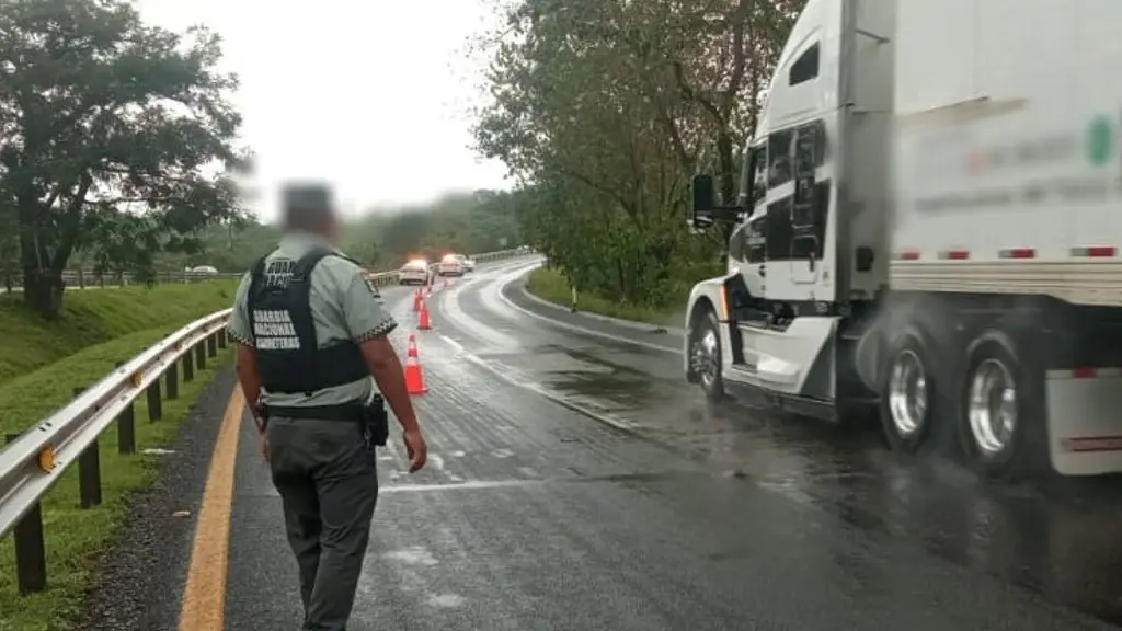 Imagen Se registra cierre parcial de circulación en carretera de Veracruz; es por esta razón 