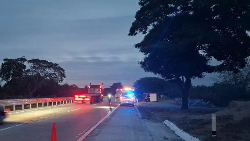 Imagen Hay cierre por accidente en esta autopista de Veracruz. Precaución 