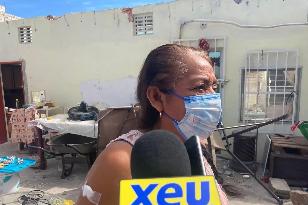 Imagen Guadalupe pide ayuda luego de perder el techo de su casa por norte en Veracruz