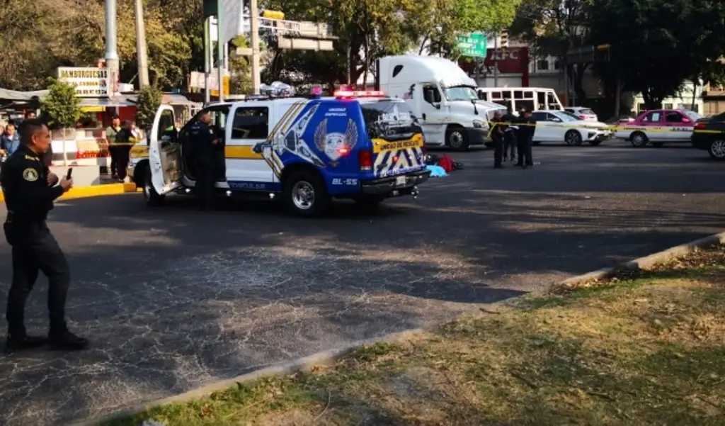 Imagen Muere ciclista al ser arrollado por un tráiler; hay un detenido 