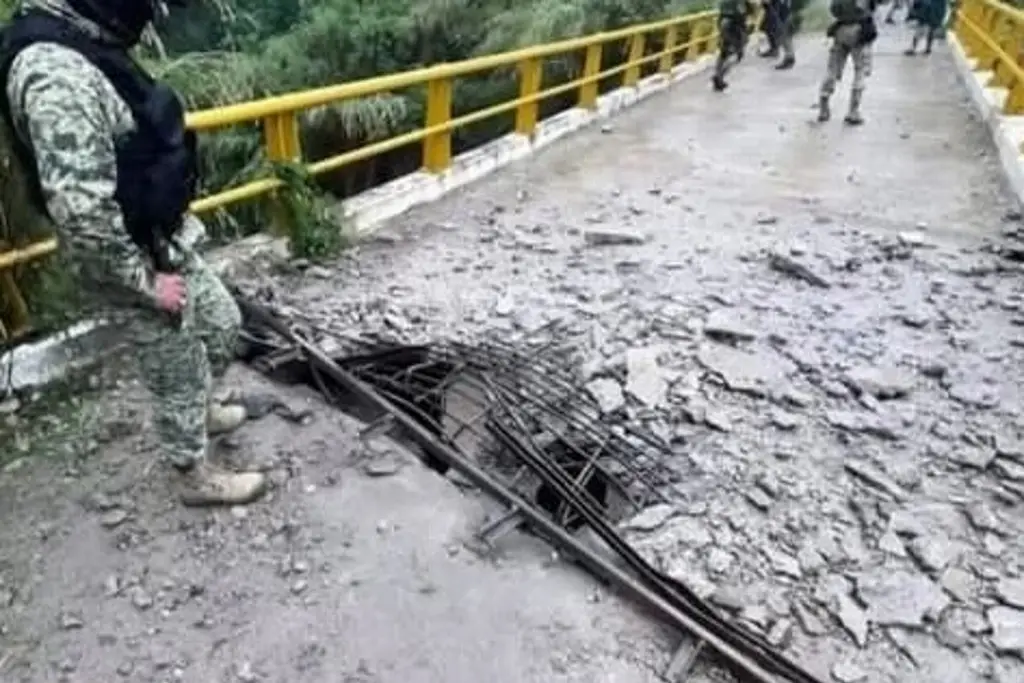 Imagen Denuncian que grupo armado intentó derribar un puente vehicular en Chiapas