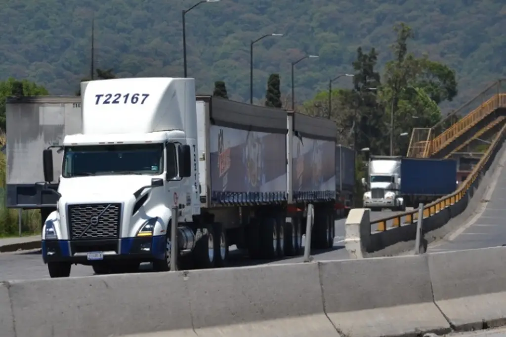 Imagen Con armas largas roban a transportistas en carretera de Veracruz