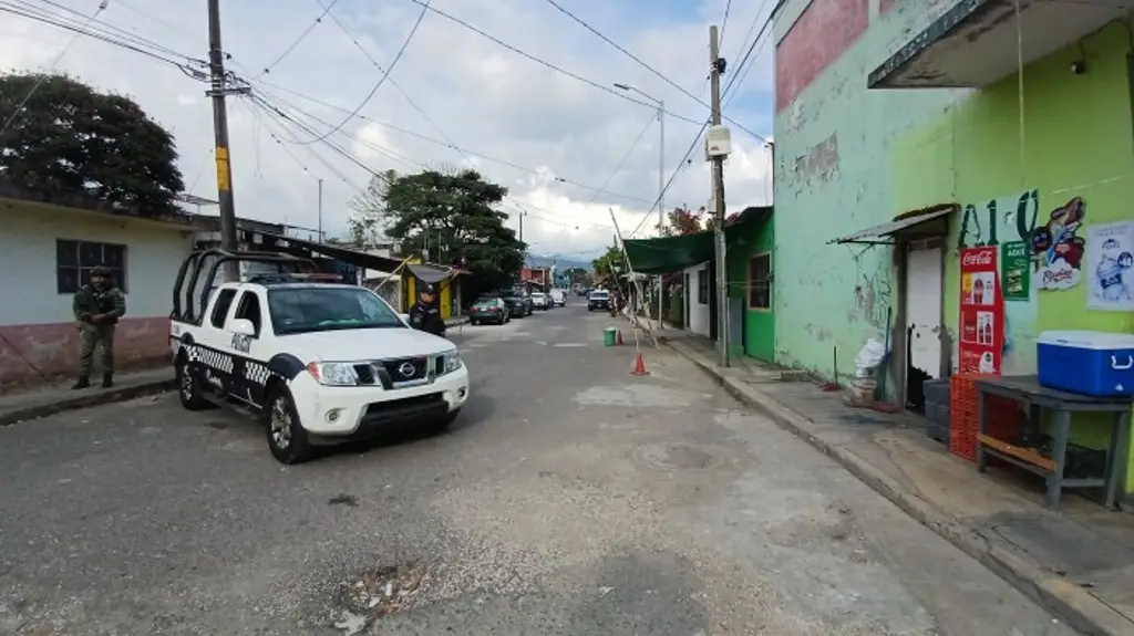 Imagen Buscan presuntos restos humanos en pozo artesiano en predio de Córdoba, Veracruz 