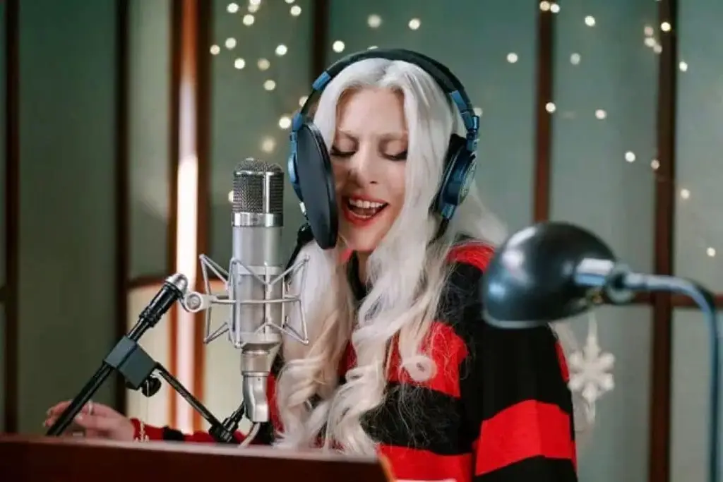 Imagen Lady Gaga lanza versión de 'Santa Claus is coming to town'