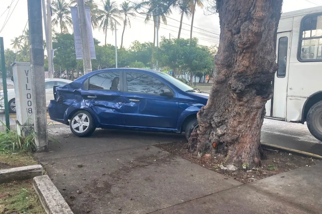 Imagen Fuerte accidente en avenida de Veracruz 