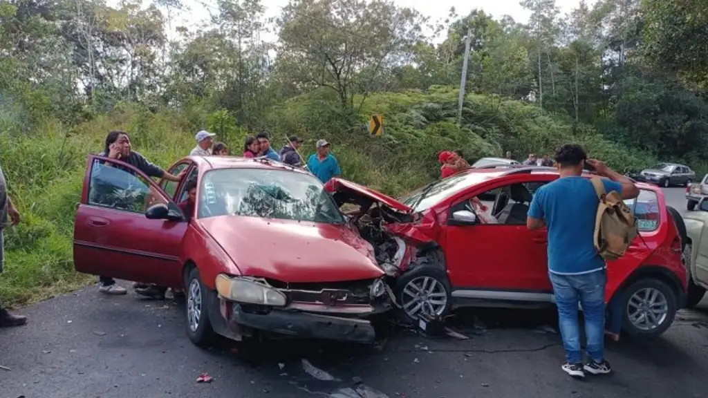 Imagen Deja 8 lesionados accidente en carretera de Veracruz 