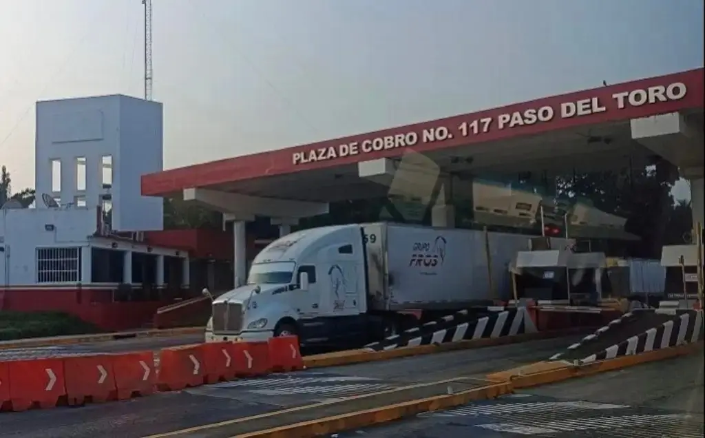 Imagen ¿Sigue la carga vehicular en la caseta de cobro de Paso del Toro?