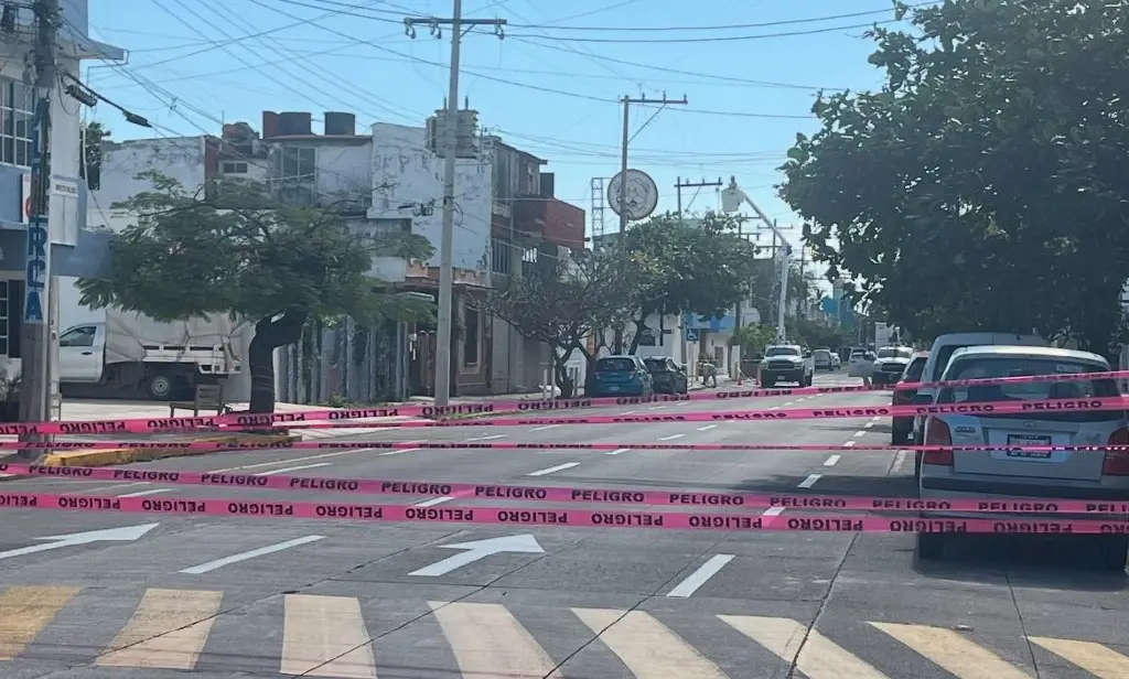 Imagen Cierran la vialidad en la avenida 16 de septiembre en Veracruz