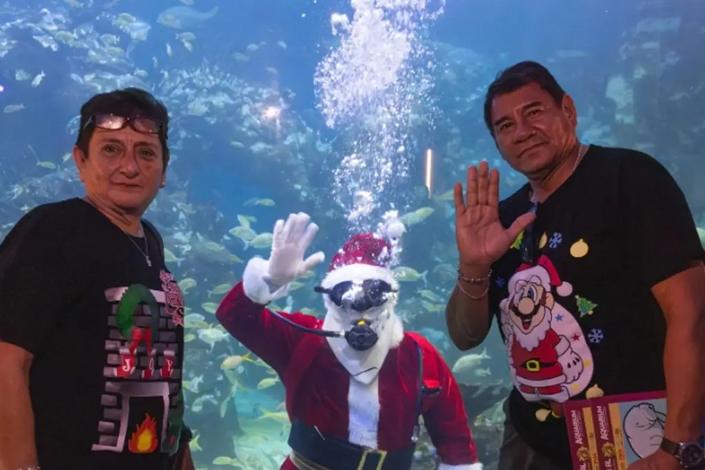 Imagen ¡Santa Claus llegó al Acuario! Checa cómo puedes tomarte la foto en Veracruz